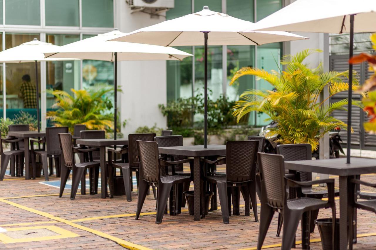 Hotel Manantial Melgar Exterior foto